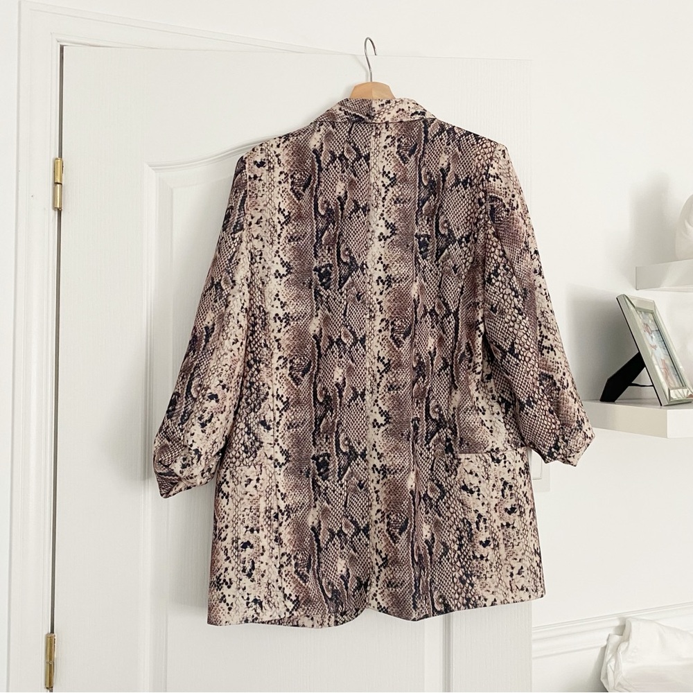 SHEIN | Snakeskin print open blazer - Picture 5 of 11